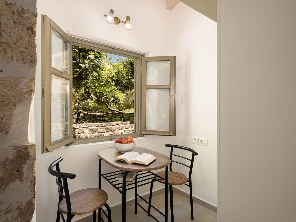 Vaggelis House Chrissi Akti Chania Exterior foto